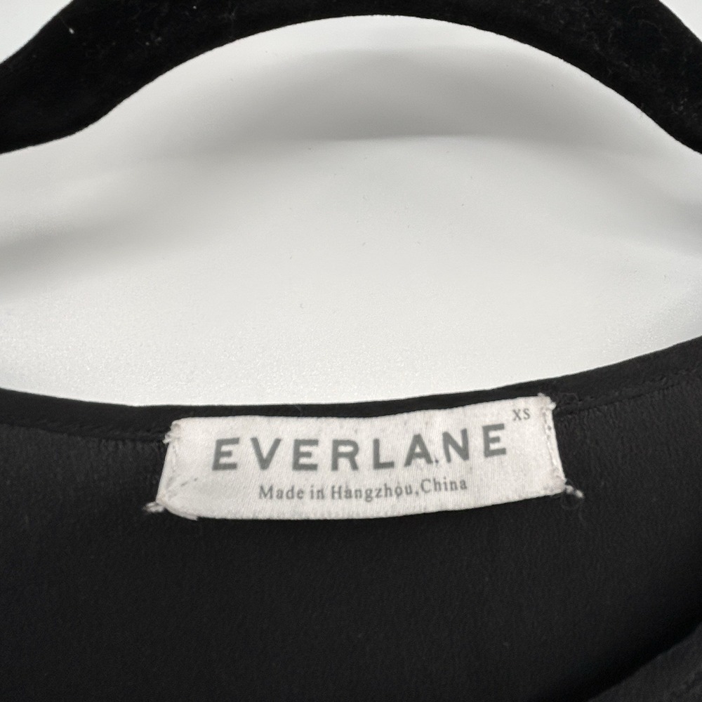 Everlane Womens 100% Silk Long Sleeve Top Size XS Black Minimalist Classic - Picture 2 of 6
